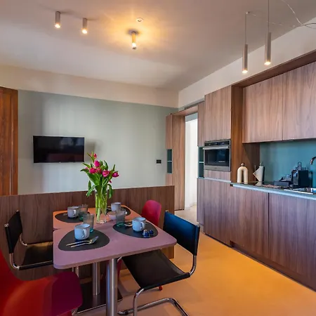 Mia Home Experience-3